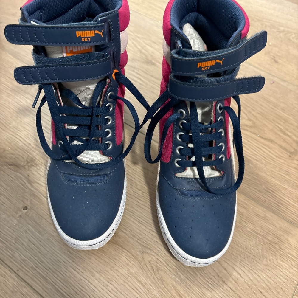 Puma Womens “Wedge High Tops” Sneakers 
Navy and pink
Size 37 / 37.5